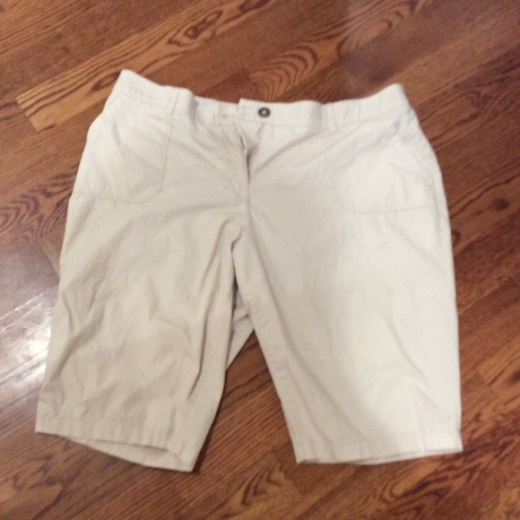 8 Shorts (Plus Size)!!! Only $5 each! If you want specific ones comment $6 each - Picture 8 of 16